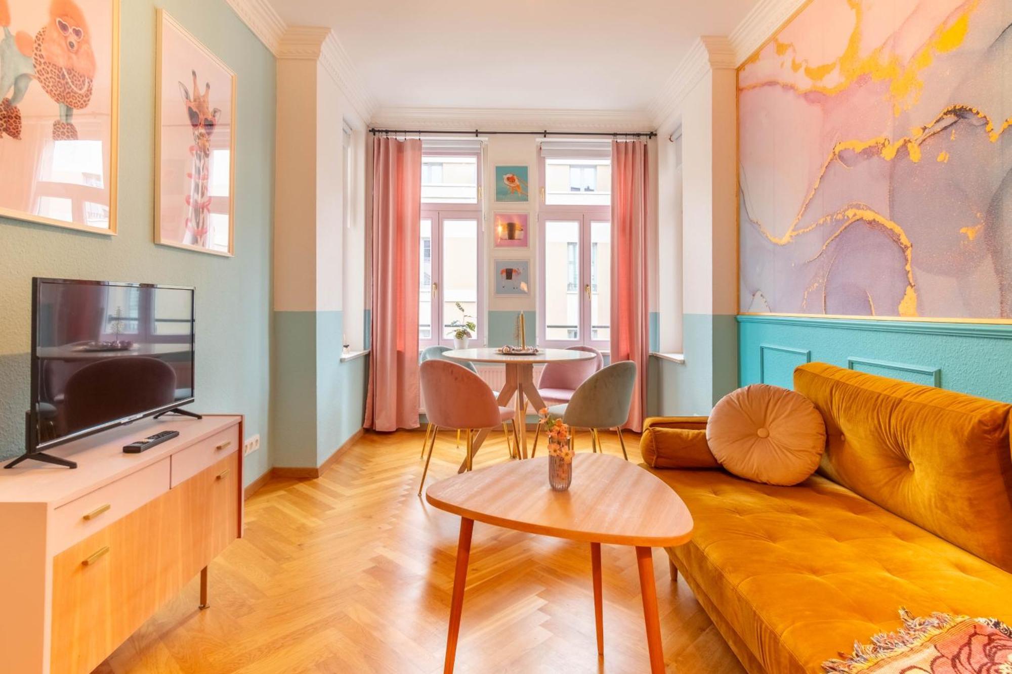 Colorful, Working Place, Netflix, Sight Seeing Leipzig Exterior photo